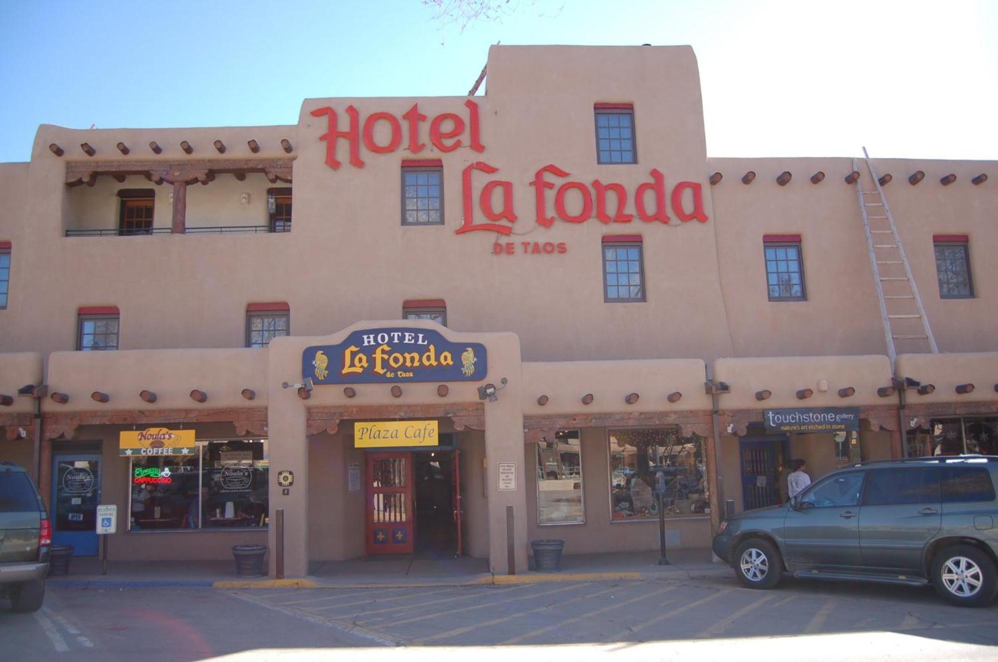 La Fonda De 3*